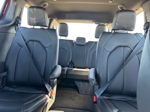 New 2026 Chrysler Pacifica Select AWD/4WD image 14