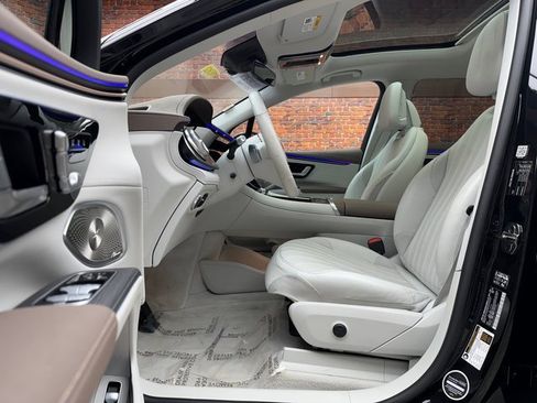 Used 2023 Mercedes-Benz EQS 580 4MATIC SUV image 22