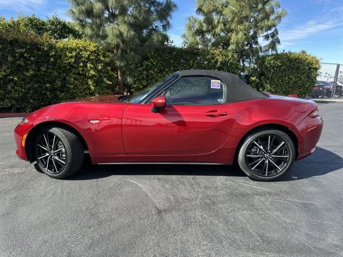 Used 2024 MAZDA MX-5 Miata Grand Touring image 3