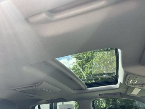 Used 2018 Chevrolet Tahoe Premier AWD/4WD image 22