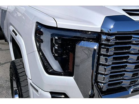 Used 2024 GMC Sierra 2500 Denali w/ Technology Package AWD/4WD image 26