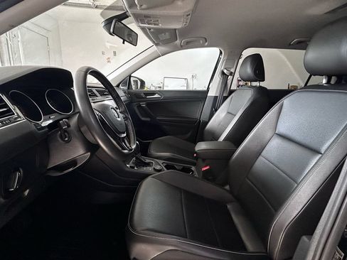 Used 2021 Volkswagen Tiguan SE w/ 3rd Row Seat Package AWD/4WD image 11