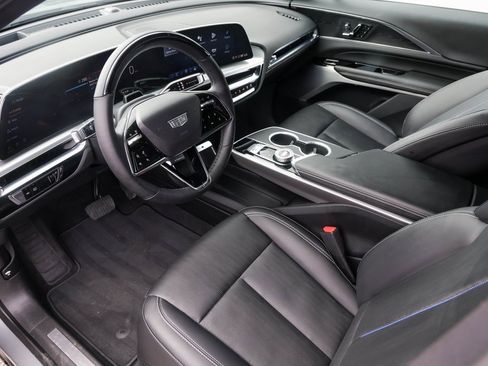 Used 2025 Cadillac Lyriq Sport image 9