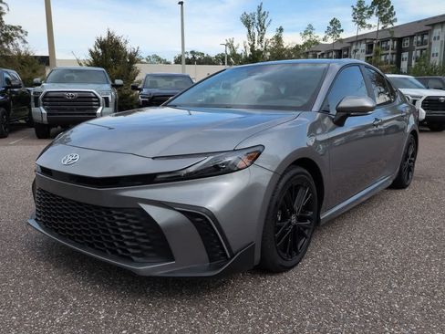 Used 2026 Toyota Camry SE FWD image 2
