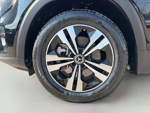 Used 2024 Mercedes-Benz GLB 250 image 39