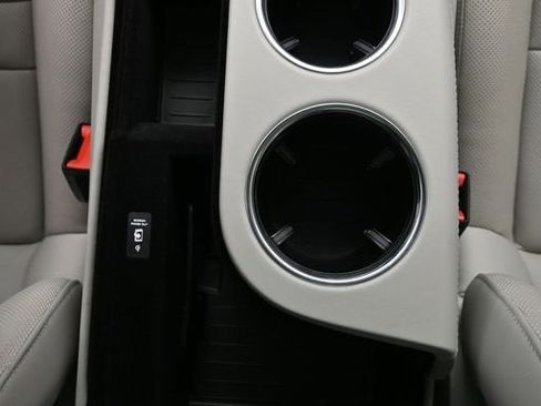 Certified 2023 Porsche Panamera Platinum Edition image 25