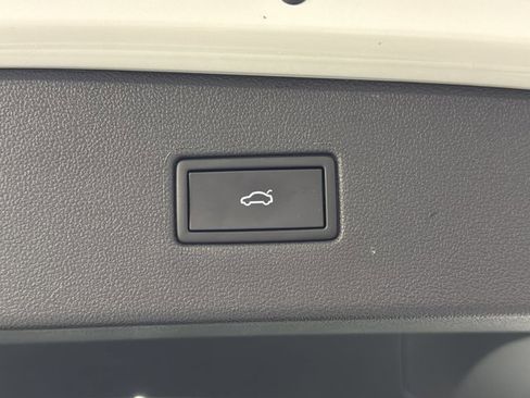 Used 2024 Volkswagen Tiguan SEL R-Line image 13