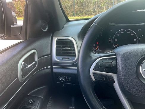 Used 2018 Jeep Grand Cherokee Limited AWD/4WD image 26