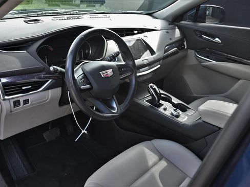 Used 2021 Cadillac XT4 Luxury FWD image 14