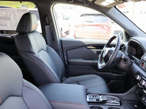 New 2025 Honda Pilot TrailSport image 8