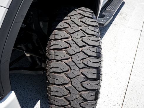 Used 2024 GMC Sierra 1500 Elevation AWD/4WD image 12