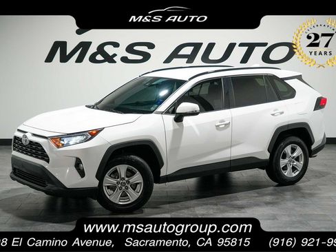 Used 2021 Toyota RAV4 XLE image 1