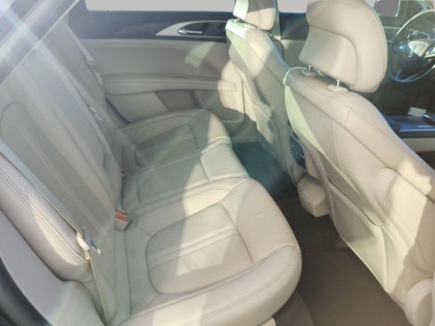 Used 2019 Lincoln MKZ Reserve FWD image 7