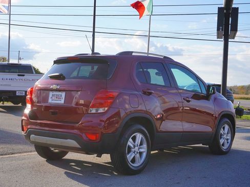 Used 2021 Chevrolet Trax LT w/ Driver Confidence Package image 7
