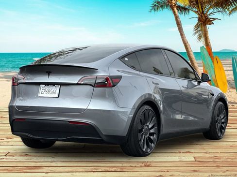 Used 2024 Tesla Model Y Performance AWD/4WD image 6