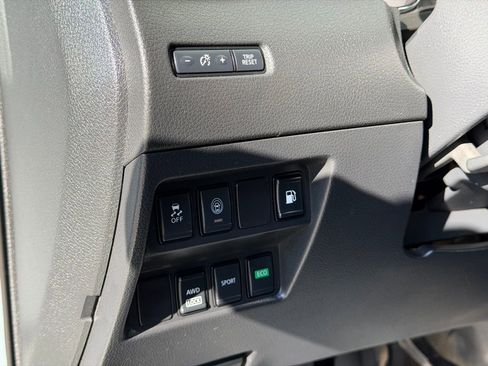 Used 2020 Nissan Rogue SV image 23