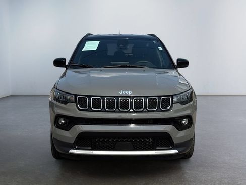 Used 2023 Jeep Compass Limited AWD/4WD image 2