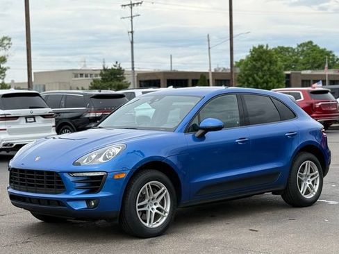 Used 2018 Porsche Macan AWD/4WD image 37