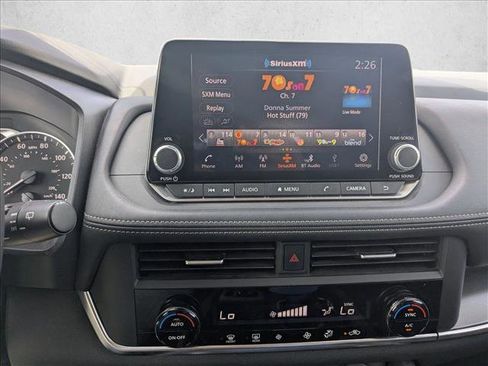 Used 2025 Nissan Rogue SV image 12