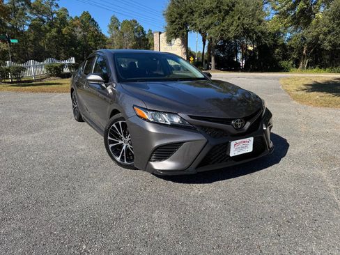 Used 2020 Toyota Camry SE image 31