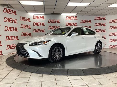 Used 2024 Lexus ES 300h w/ Accessory Package (Z1) FWD image 3