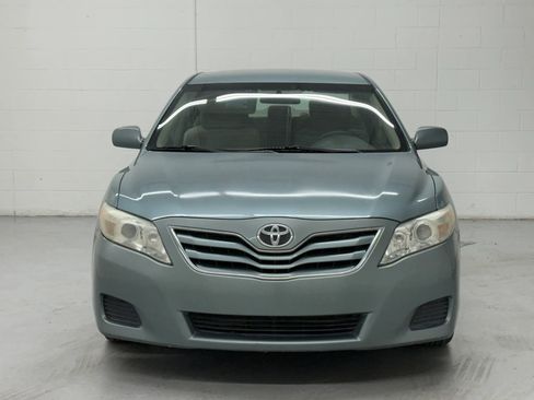 Used 2011 Toyota Camry LE w/ LE Extra-Value Pkg FWD image 2