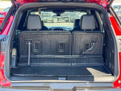 Used 2022 Chevrolet Traverse Premier w/ Redline Edition AWD/4WD image 26