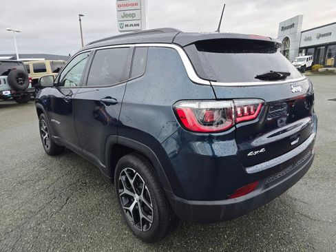 Used 2024 Jeep Compass Limited image 5