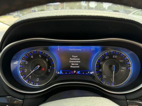 Used 2022 Chrysler 300 Touring L w/ Comfort Group RWD image 25