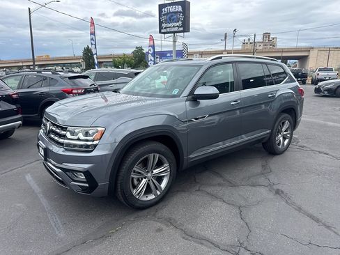 Used 2019 Volkswagen Atlas SEL R-Line AWD/4WD image 4