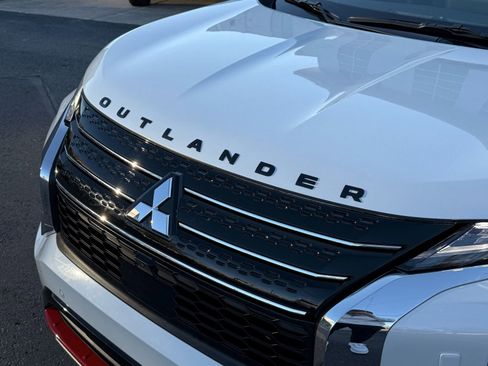Used 2024 Mitsubishi Outlander SEL image 7