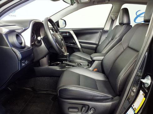 Used 2018 Toyota RAV4 Limited image 7