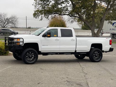 Used 2017 Chevrolet Silverado 2500 LT w/ Z71 Package, Off-Road AWD/4WD image 3