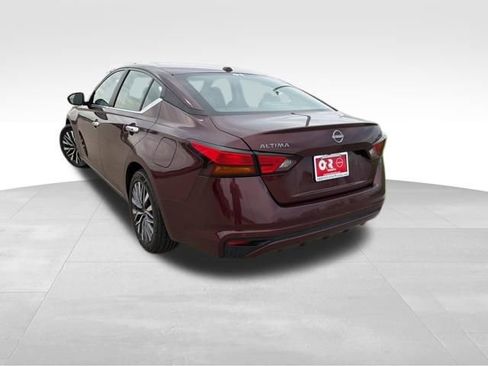 Used 2025 Nissan Altima 2.5 SV FWD image 4