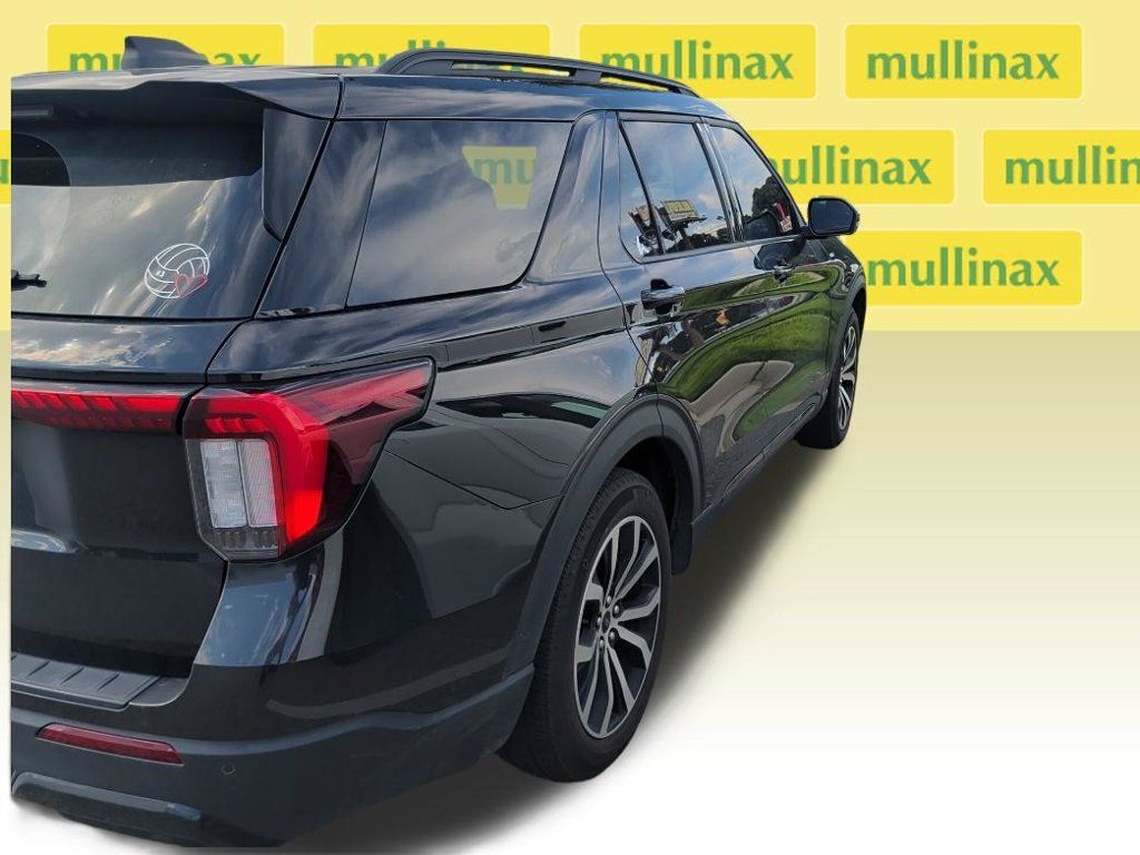 Used 2025 Ford Explorer ST-Line RWD image 6