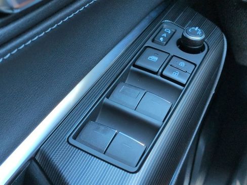 Used 2021 Toyota Venza Limited AWD/4WD image 25