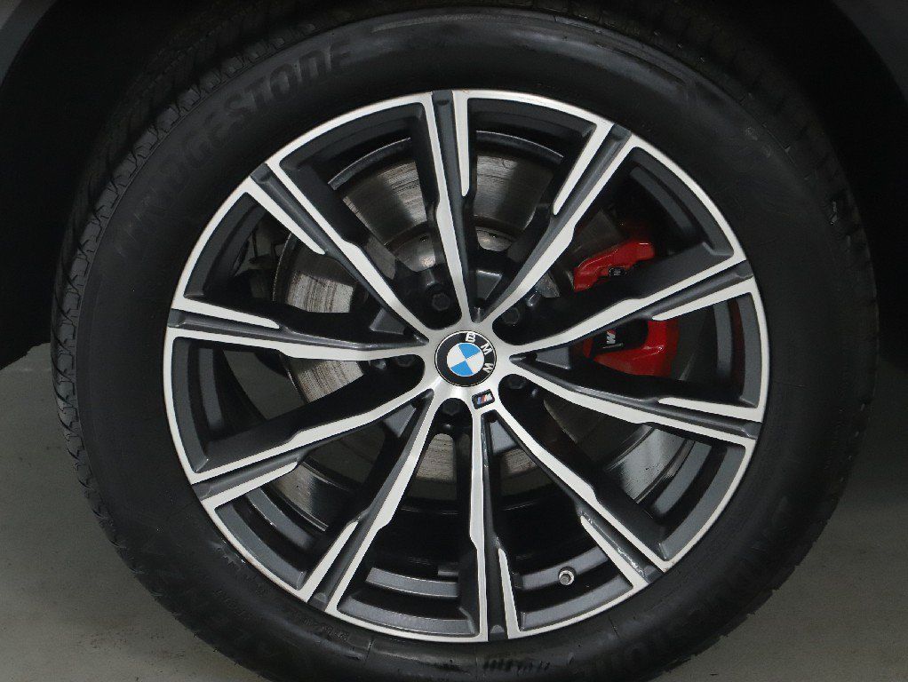 Used 2024 BMW X5 xDrive40i w/ M Sport Package AWD/4WD image 13