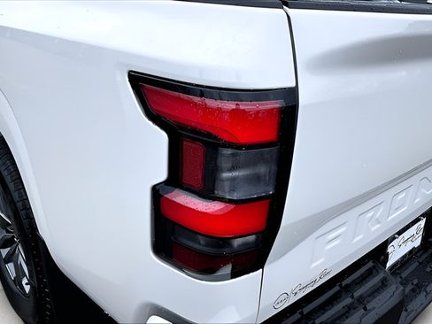 Used 2026 Nissan Frontier SV w/ Tow Package AWD/4WD image 27