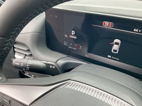 New 2026 Nissan Sentra SV w/ SV Convenience Package FWD image 24