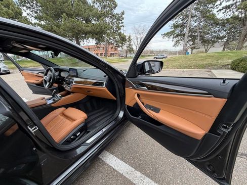 Used 2020 BMW 540i xDrive w/ M Sport Package image 25