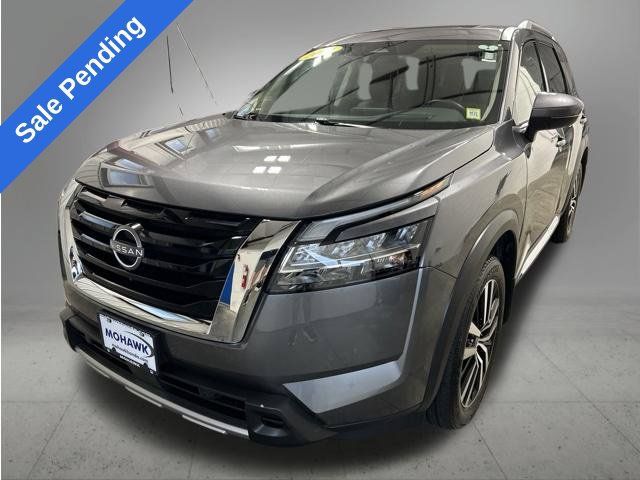 Used 2024 Nissan Pathfinder Platinum w/ Cargo Package AWD/4WD image 1