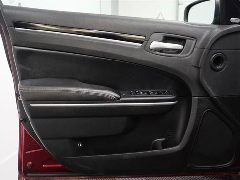 Used 2019 Chrysler 300 S RWD image 21