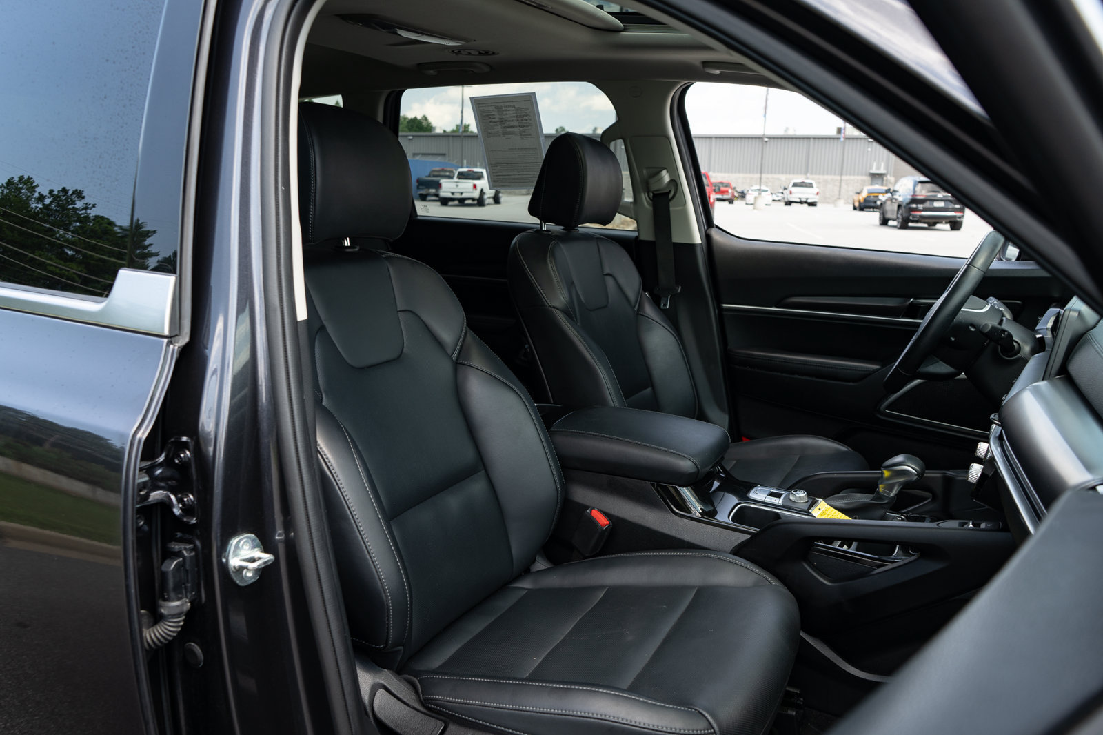 Used 2025 Kia Telluride S FWD image 24