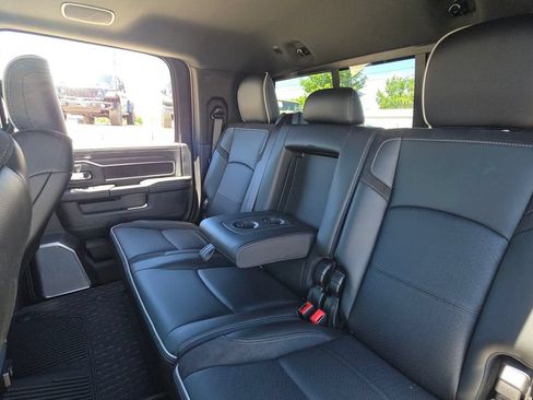 New 2026 RAM 2500 Laramie AWD/4WD image 17
