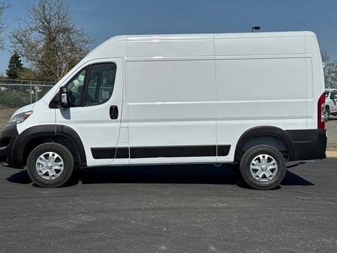 New 2026 RAM ProMaster 1500 w/ Quick Order Package 22G SLT image 6