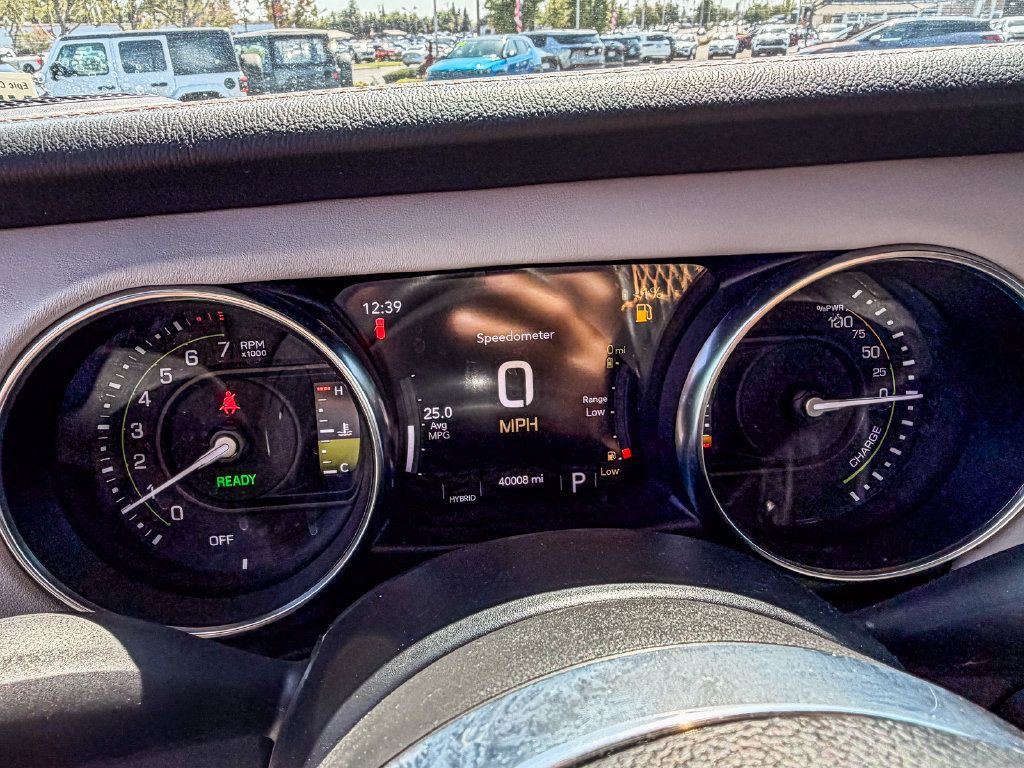 Used 2022 Jeep Wrangler Unlimited Sahara AWD/4WD image 10