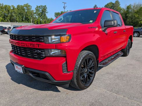 Used 2020 Chevrolet Silverado 1500 Custom w/ Custom Value Package AWD/4WD image 4