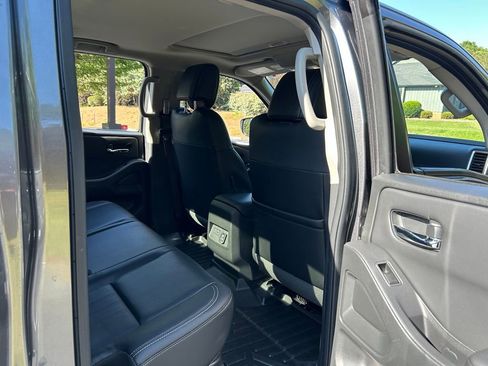 Used 2023 Nissan Frontier SV w/ SV Premium Package RWD image 51