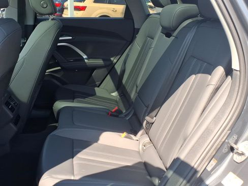 Used 2025 Audi Q5 Premium Plus w/ Premium Plus AWD/4WD image 19