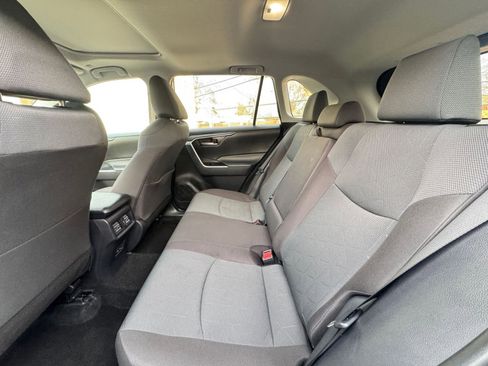Used 2025 Toyota RAV4 XLE image 24